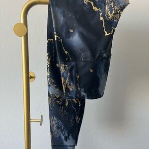 Black and Gold Marble Leggings